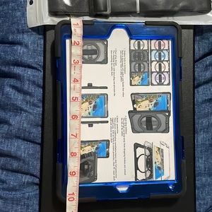 NWOT          iPad Case with carrying strap